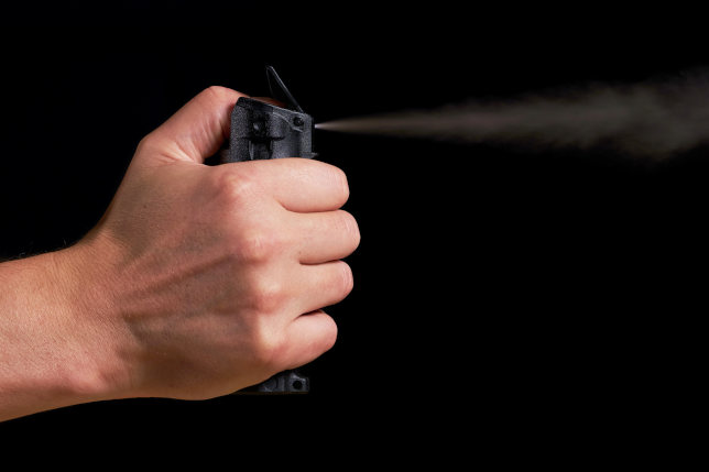 How does pepper spray work?